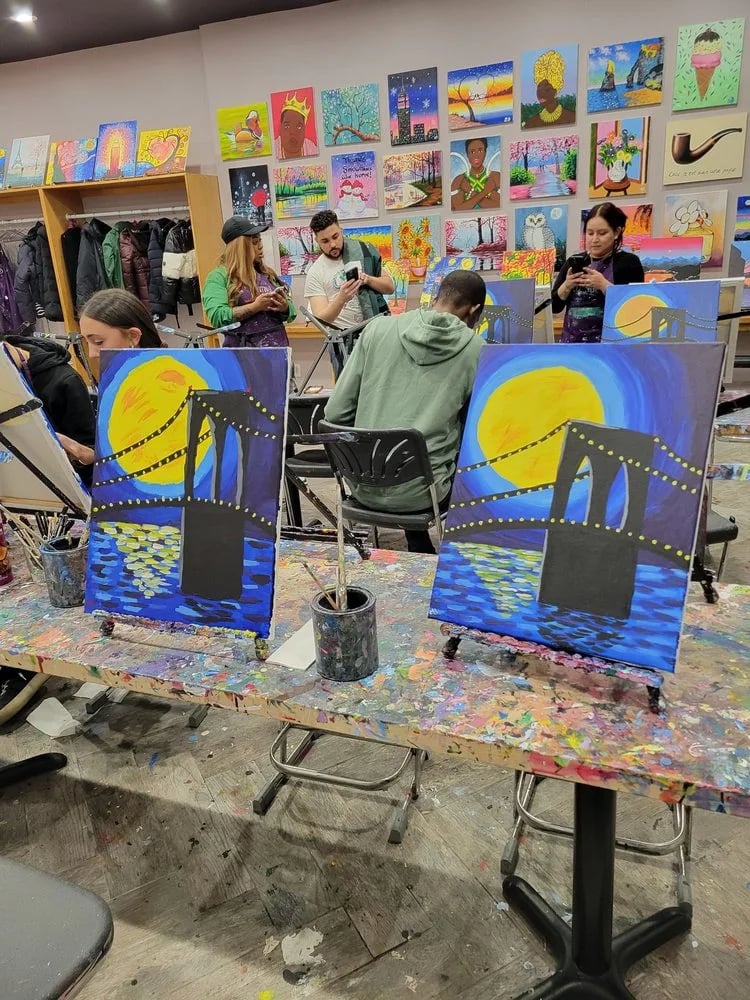Painting Lounge image