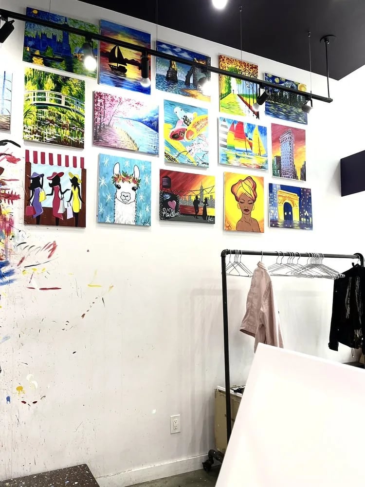 Painting Lounge image