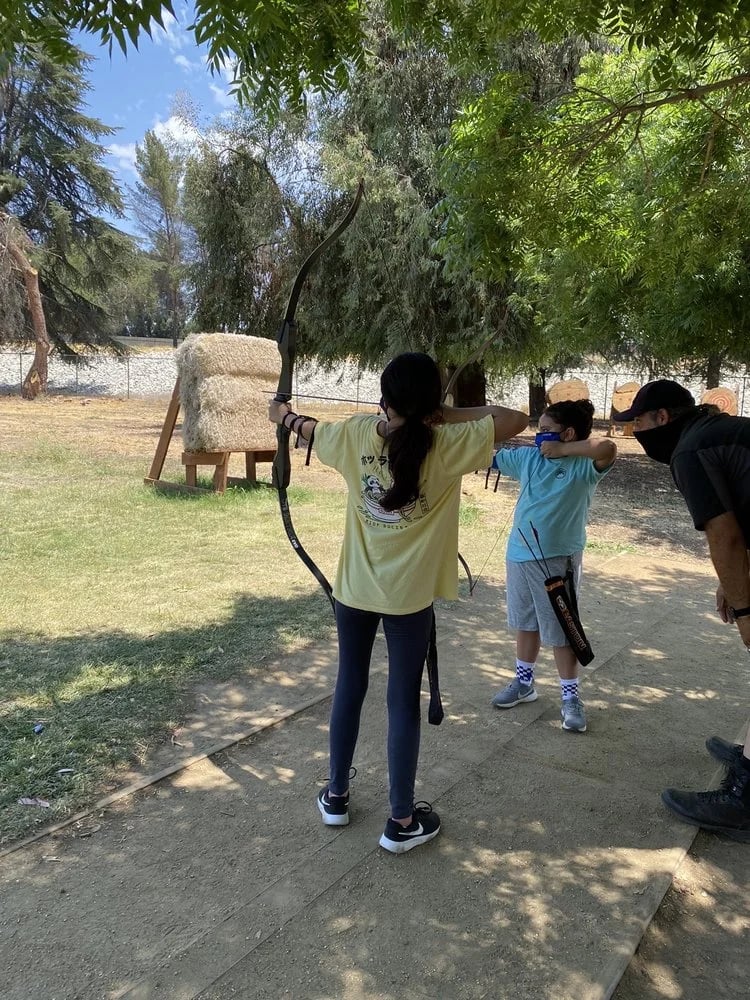 Robertson Archery image