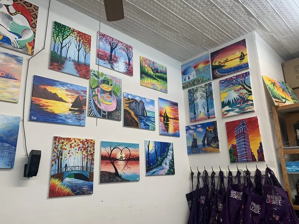 Painting Lounge image