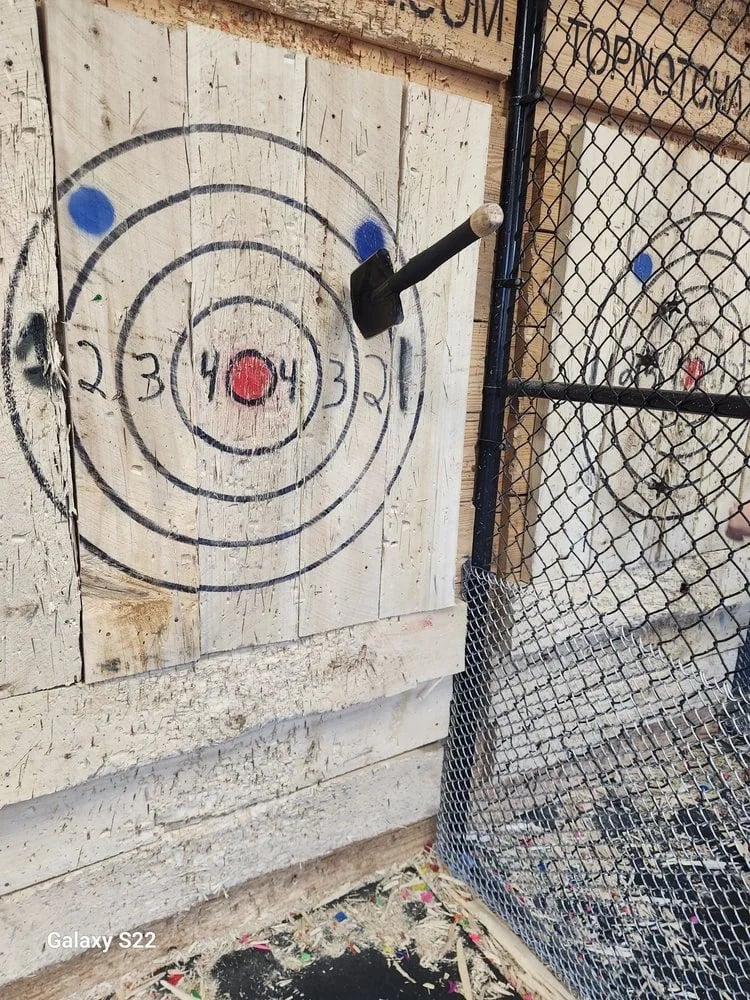 Top Notch Axe Throwing - St Louis image