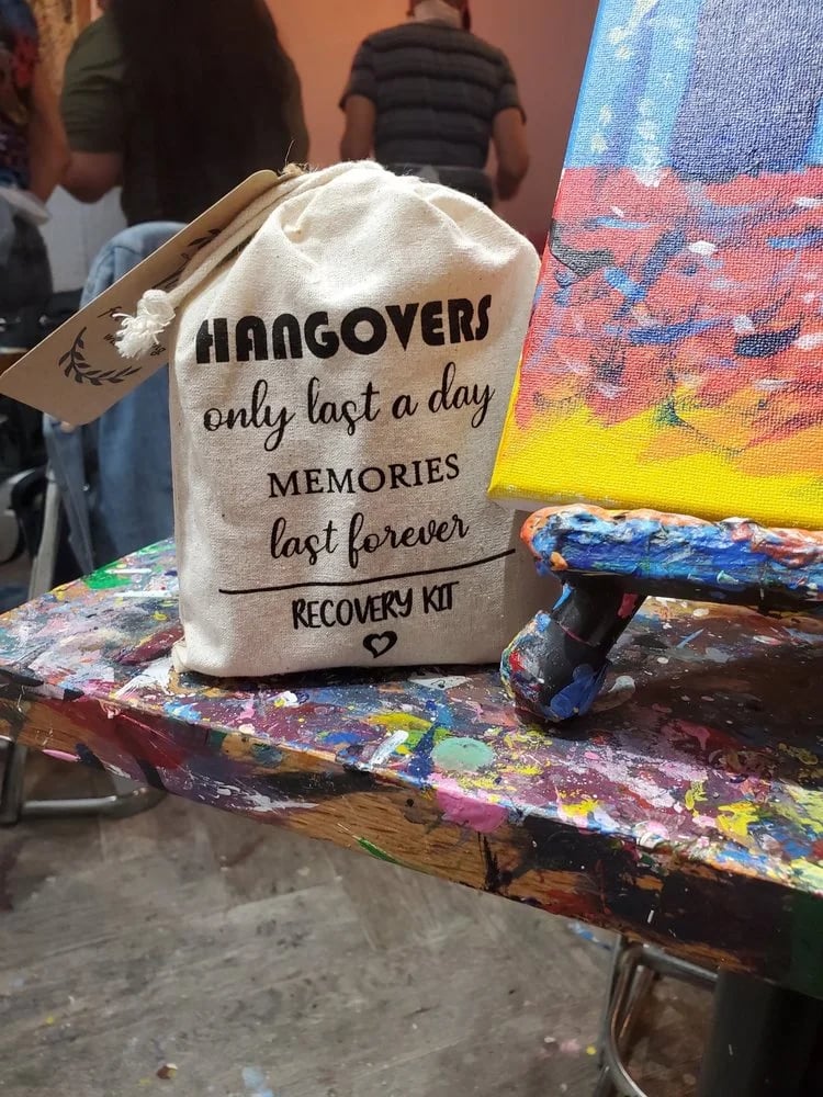 Painting Lounge image