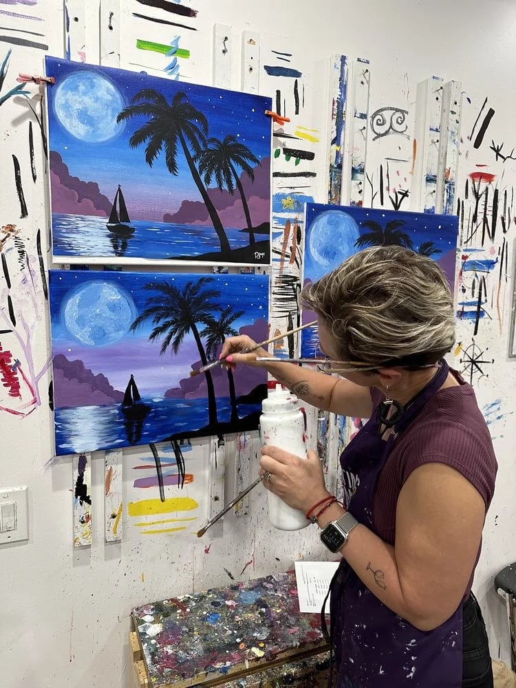 Painting Lounge image