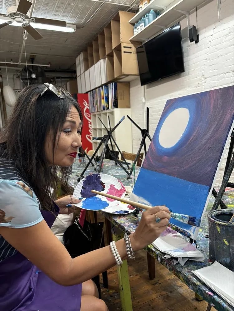 Painting Lounge image