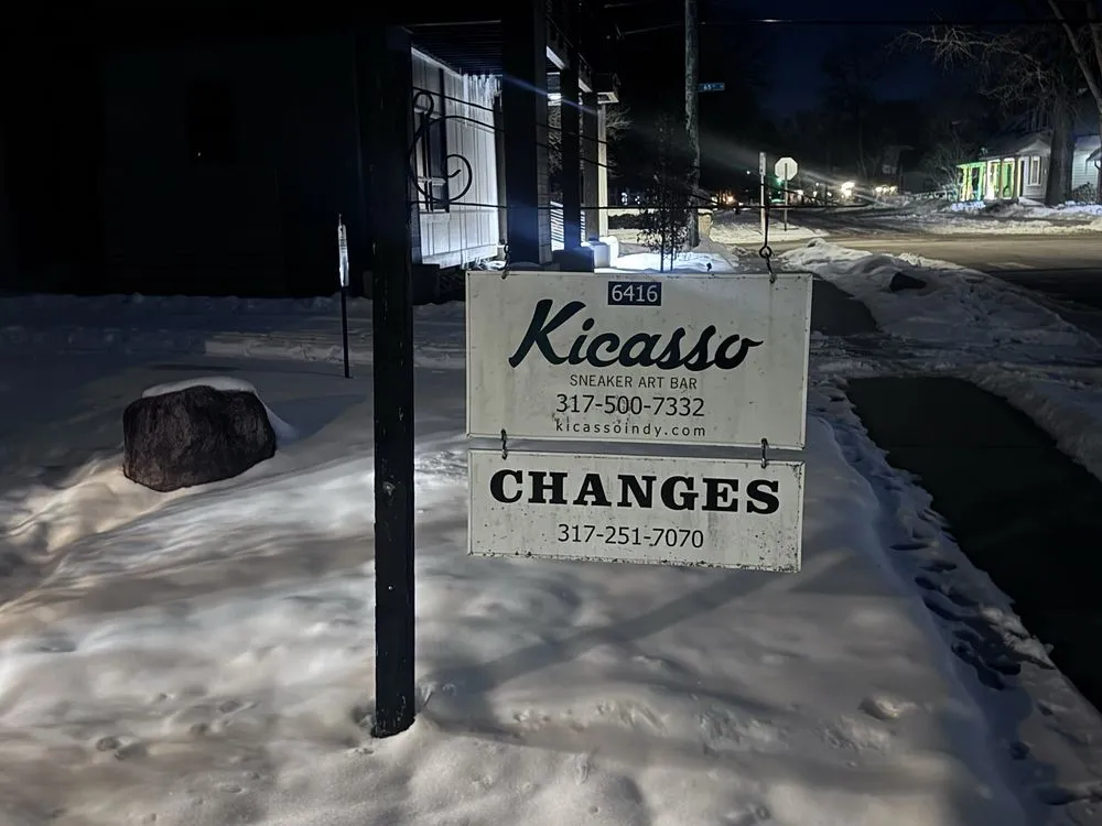 Kicasso Sneaker Art Bar image