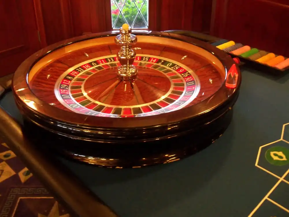 Queen of Hearts Casino Parties image