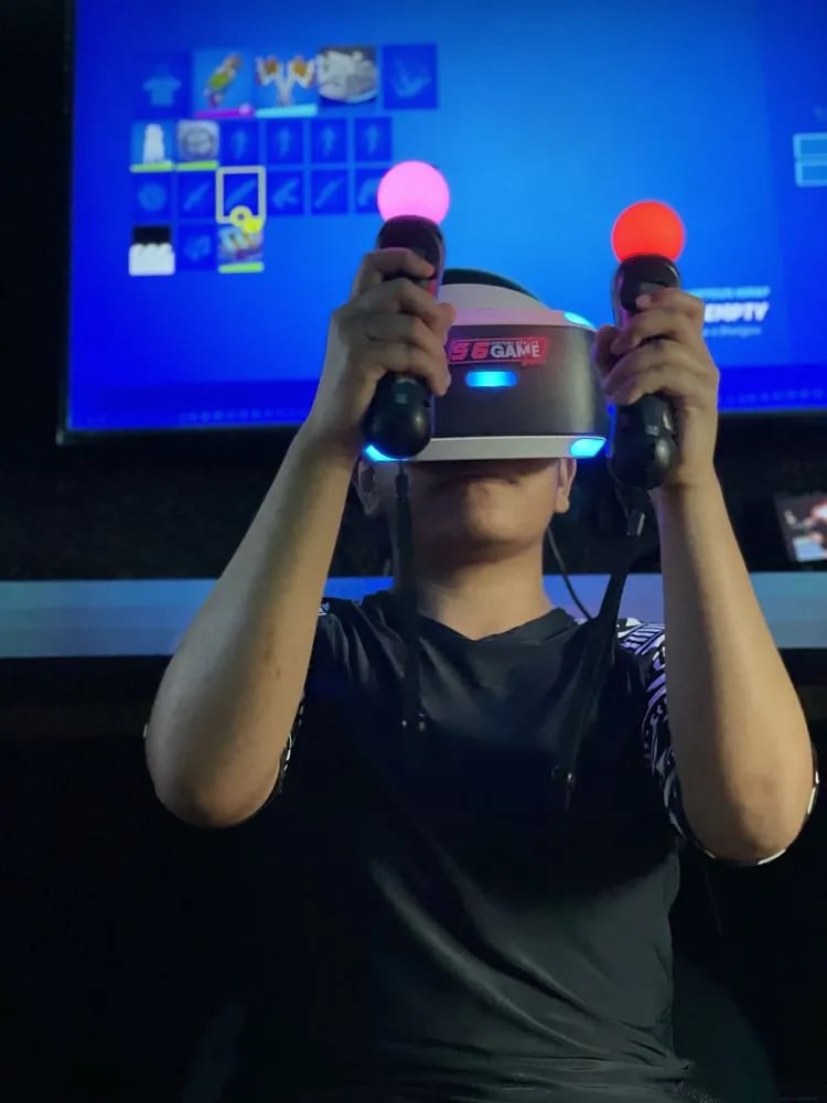 916 Virtual Reality Game Truck image
