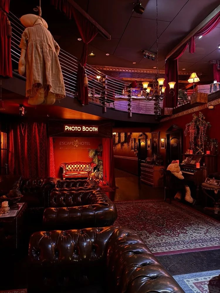 Escape Hotel image
