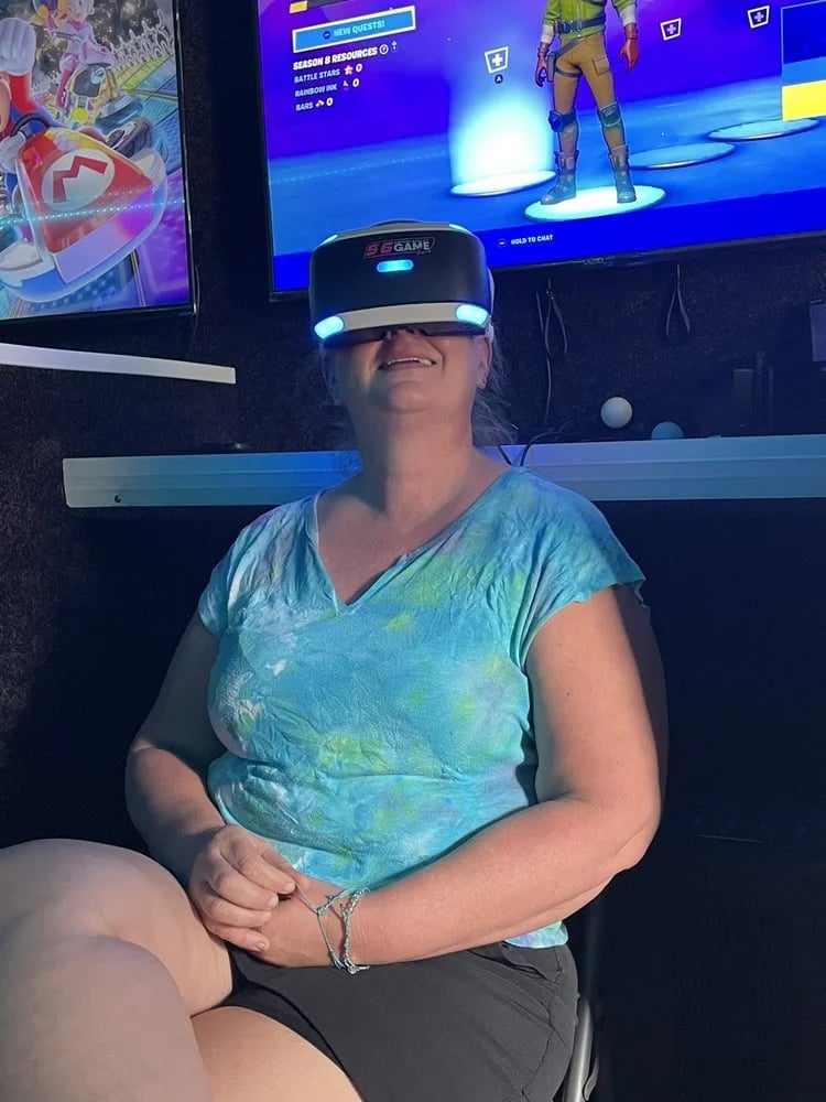 916 Virtual Reality Game Truck image