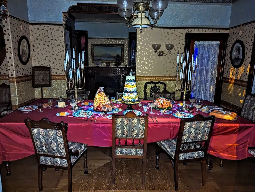 Winchester Mystery House image