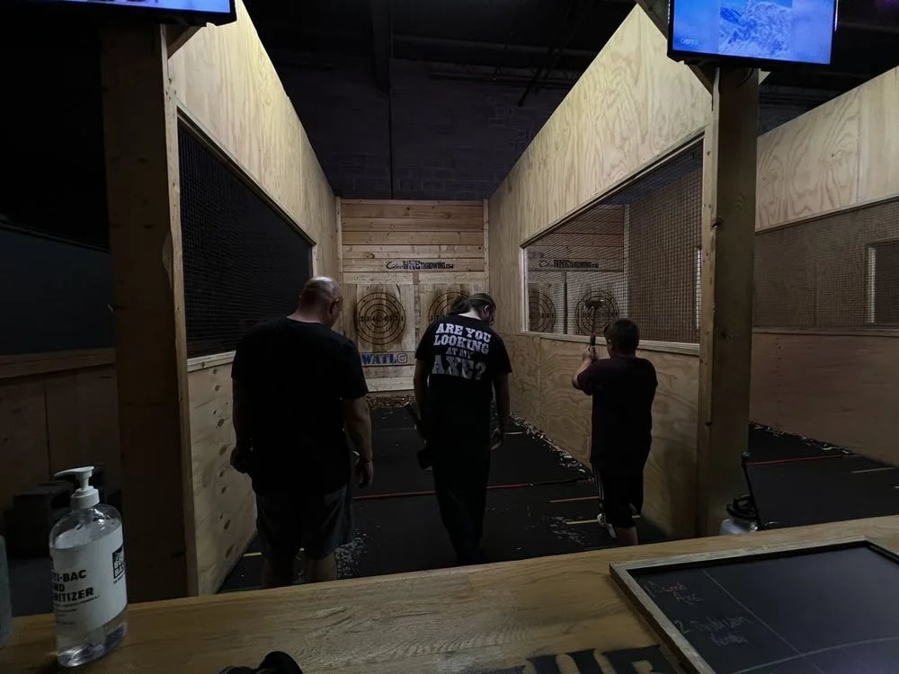 Class Axe Throwing image