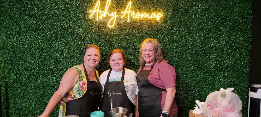 Ashy Aromas Candle Bar image