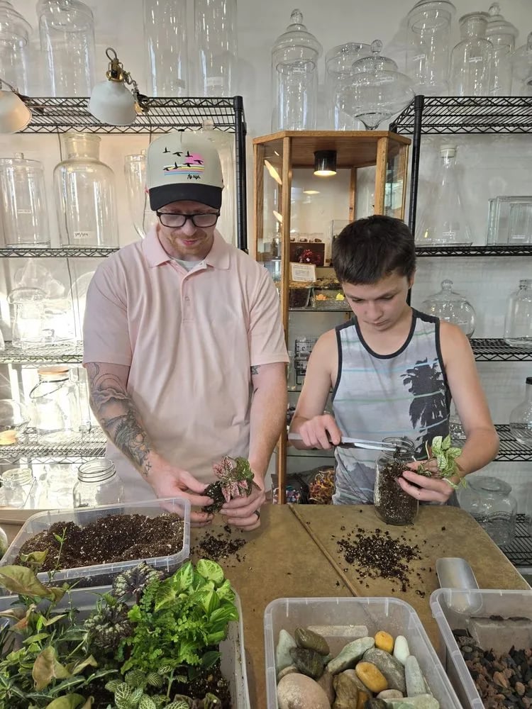 Roosevelt's Terrariums image