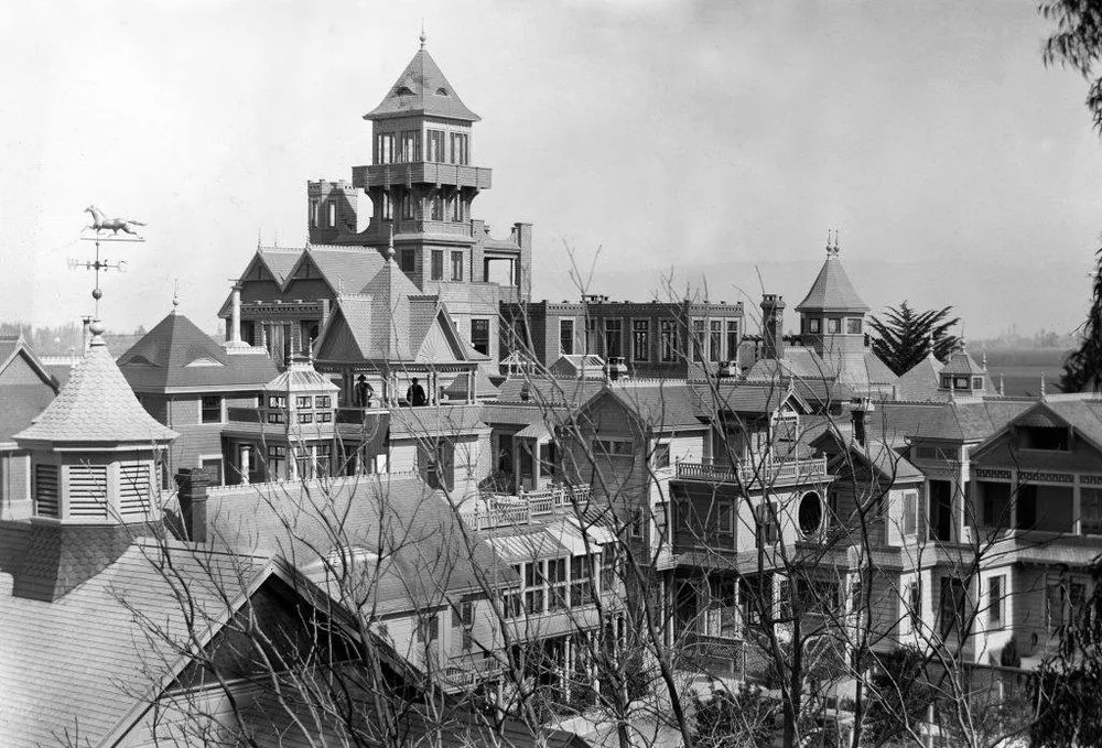 Winchester Mystery House image