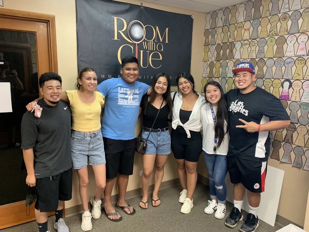 Room With A Clue image