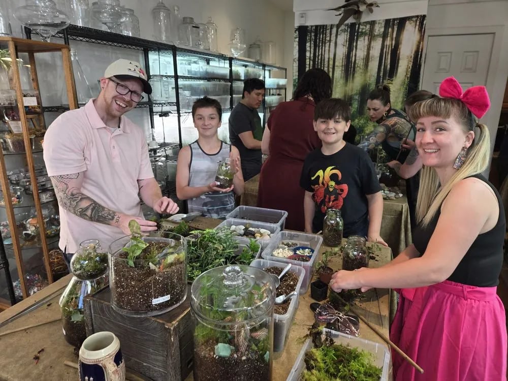 Roosevelt's Terrariums image
