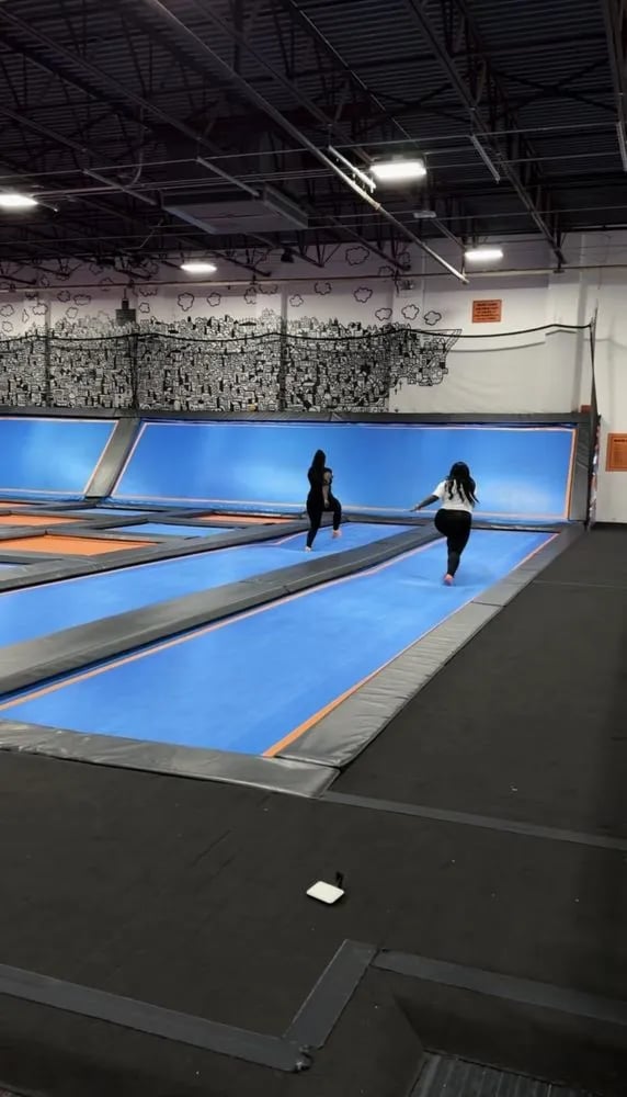 Altitude Chicago Trampoline Park image