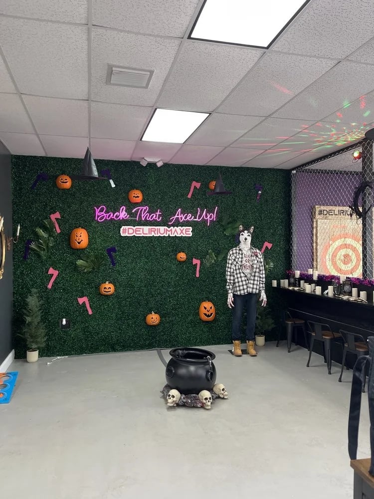 Delirium Axe Throwing image