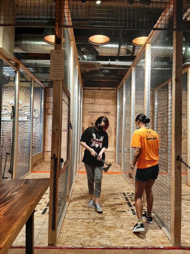 Blade & Timber Axe Throwing - Honolulu image