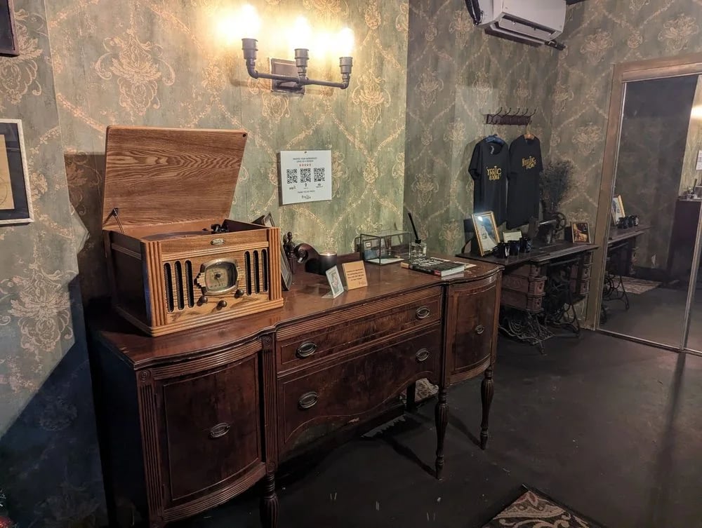 MyssTic Rooms image