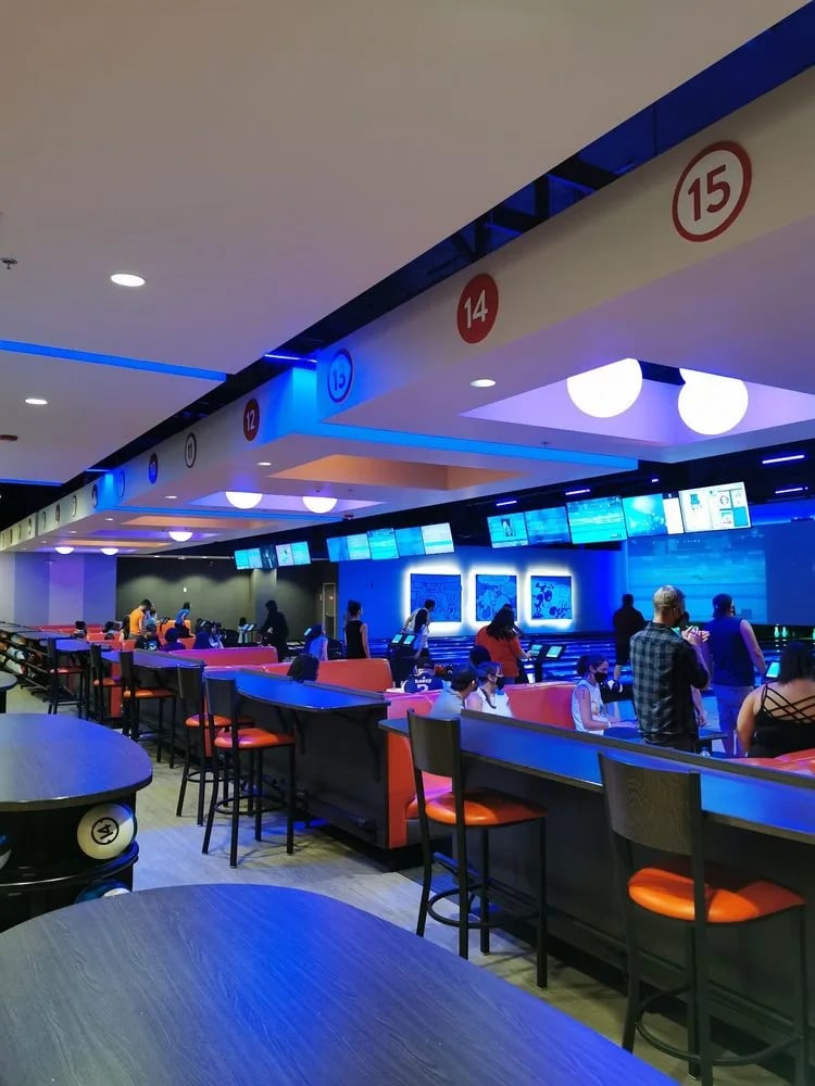 Tukwila Family Fun Center & Bullwinkle's Restaurant image