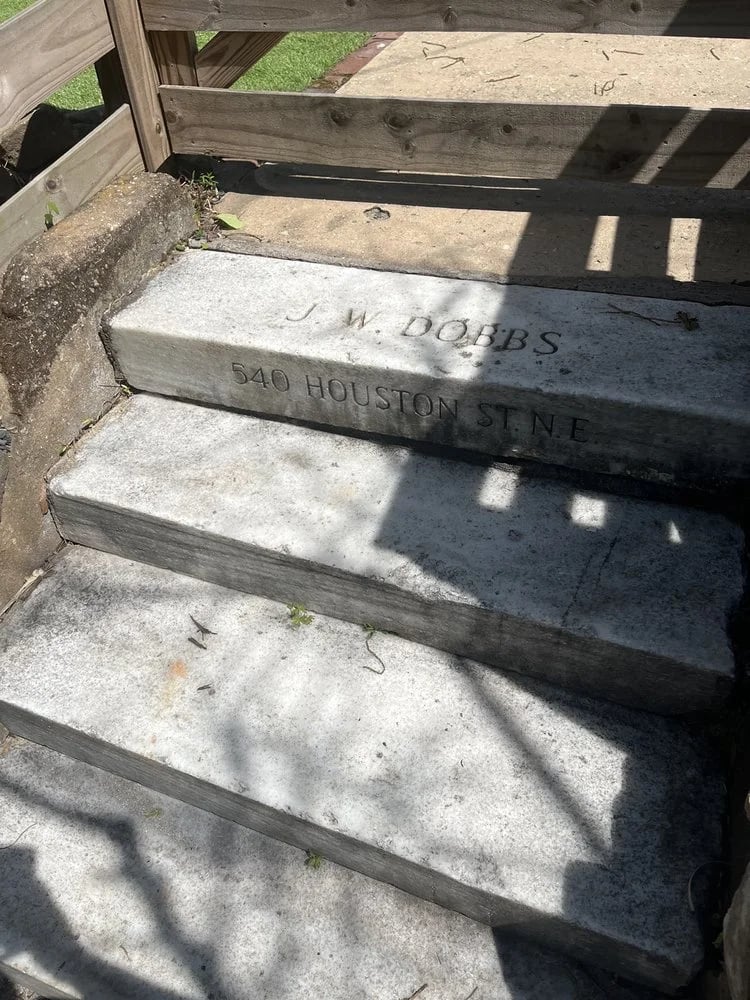 Unexpected Atlanta image