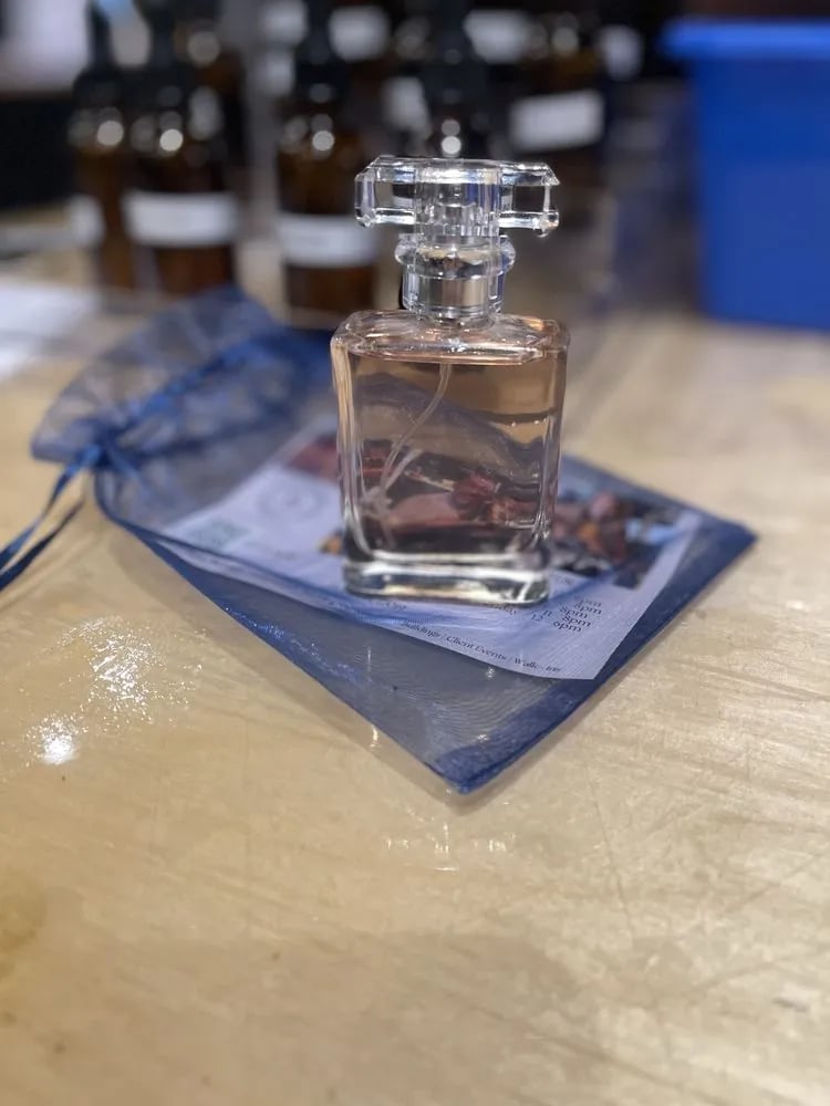 Black Phlox Candle image