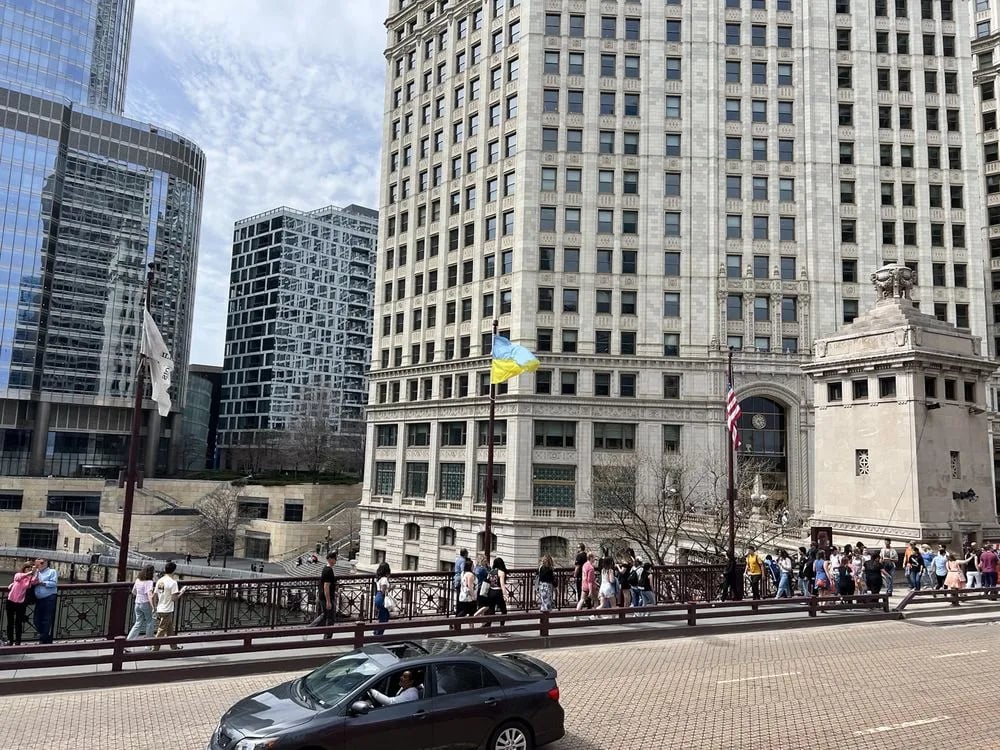 Chicago Trolley & Double Decker image