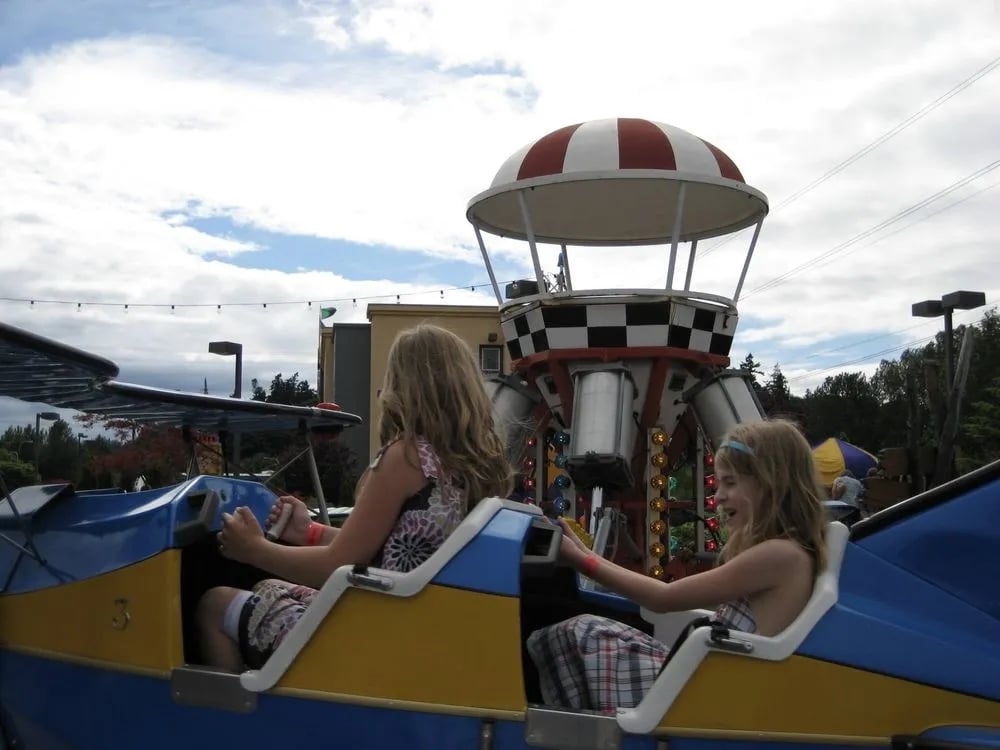 Tukwila Family Fun Center & Bullwinkle's Restaurant image