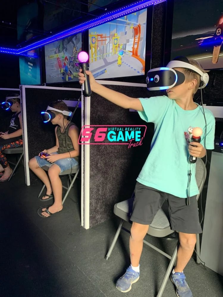 916 Virtual Reality Game Truck image