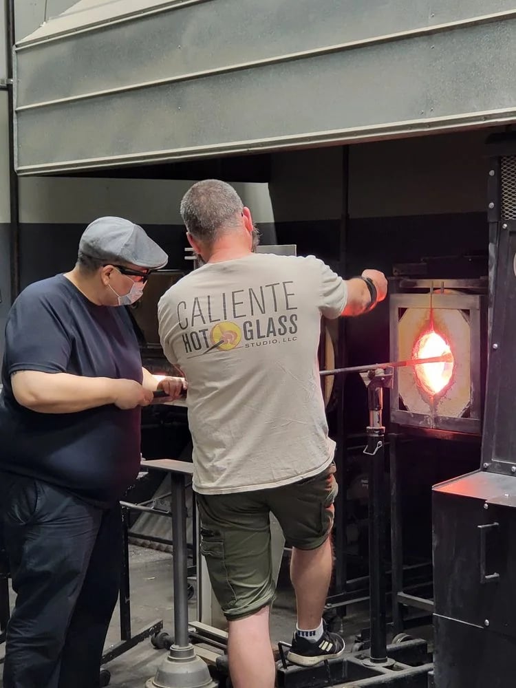 Caliente Hot Glass image