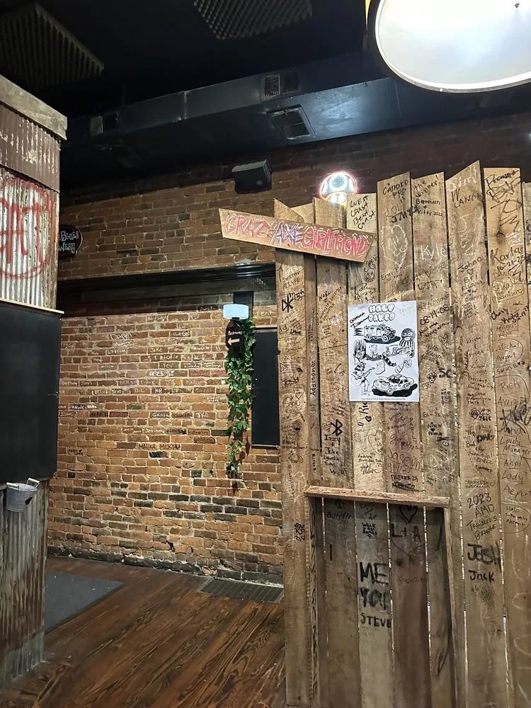 Columbus Axe Throwing image