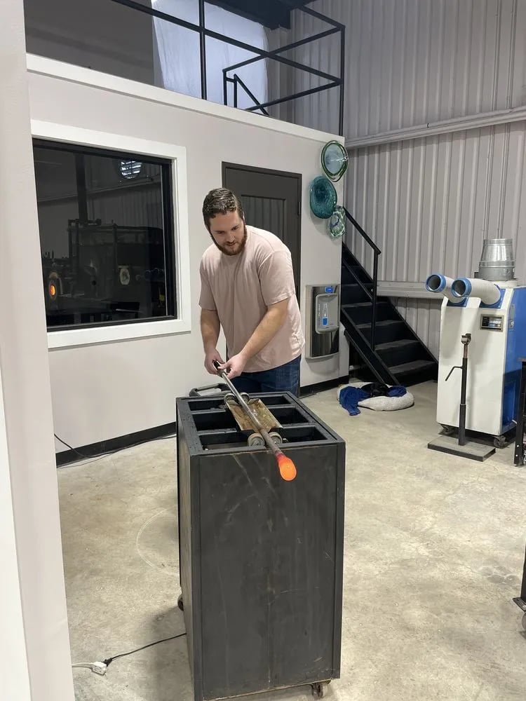Caliente Hot Glass image