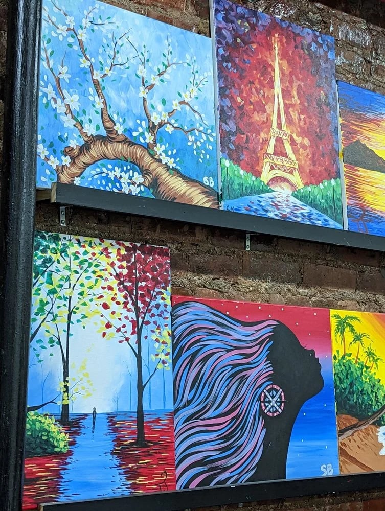 Painting Lounge image