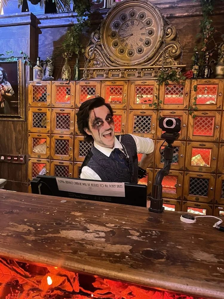 Escape Hotel image