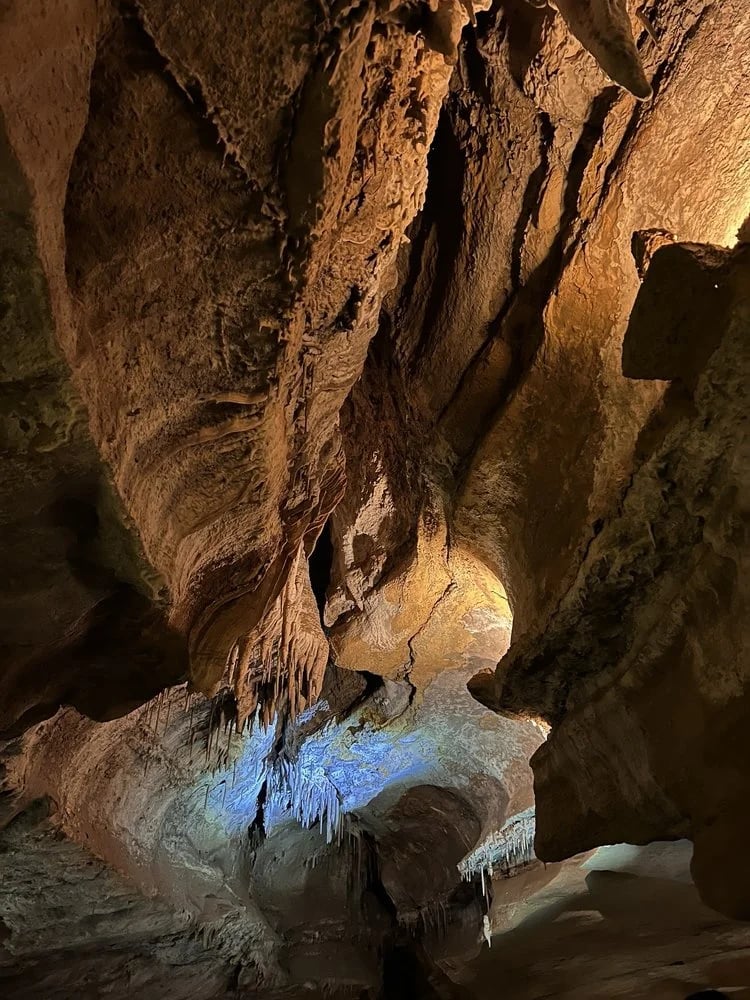 Cave of the Winds Mountain Park image