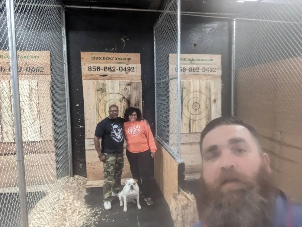 Clutch Shot Axe Throwing image
