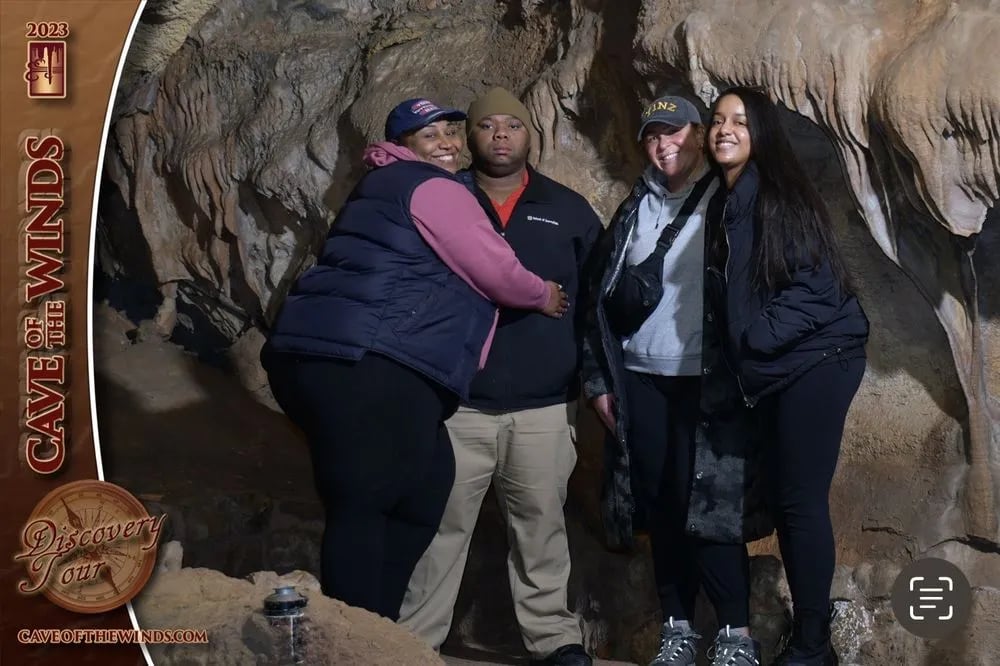 Cave of the Winds Mountain Park image