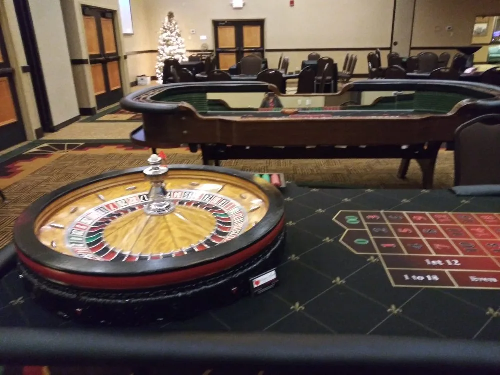 Queen of Hearts Casino Parties image