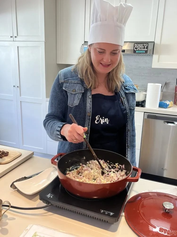 Harvard Cookin' Girl image