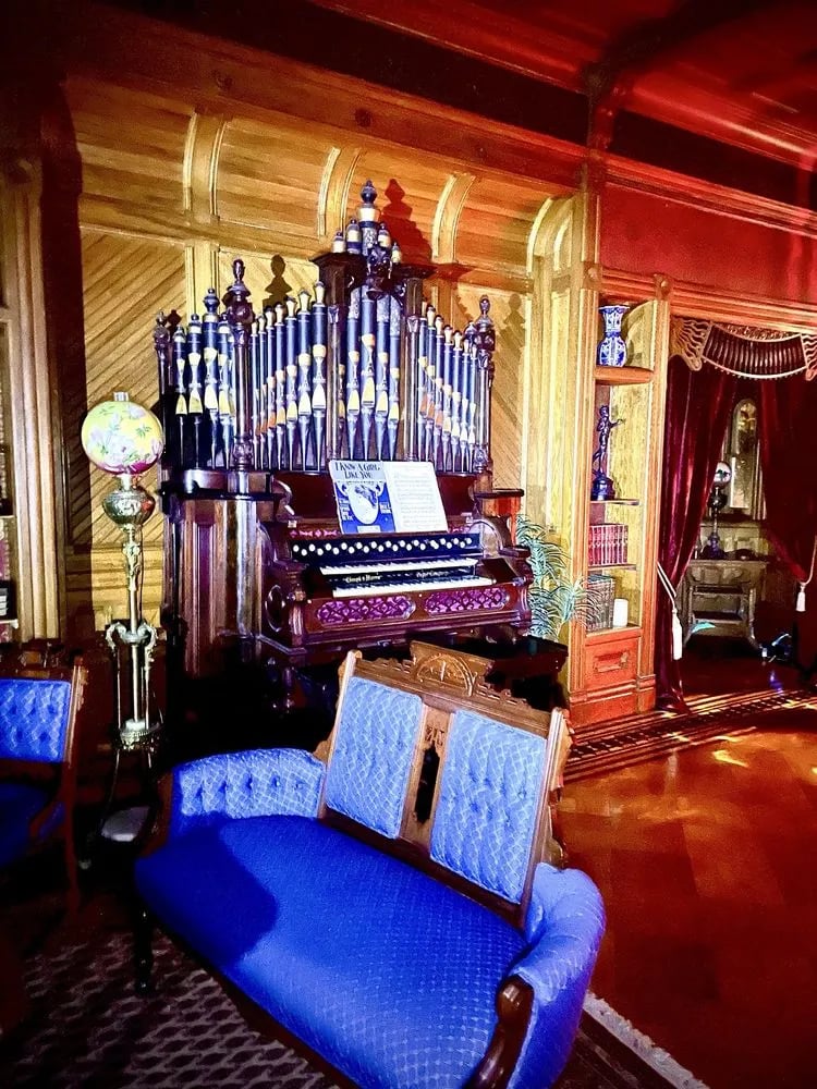 Winchester Mystery House image