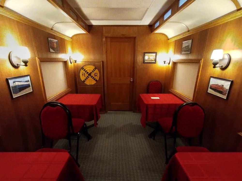 Golden Puzzle Room image