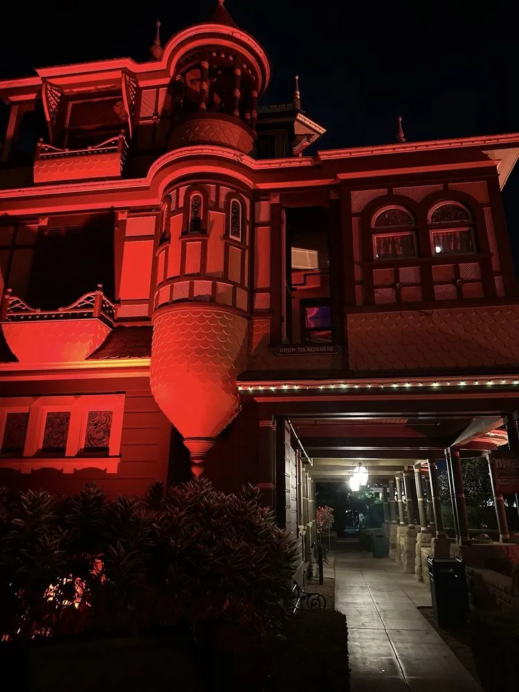 Winchester Mystery House image