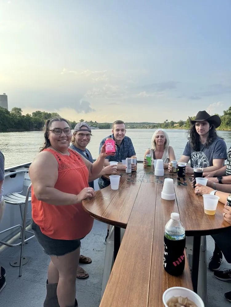 Pontoon Saloon image