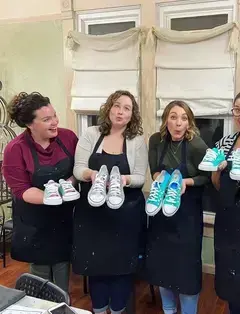 Kicasso Sneaker Art Bar