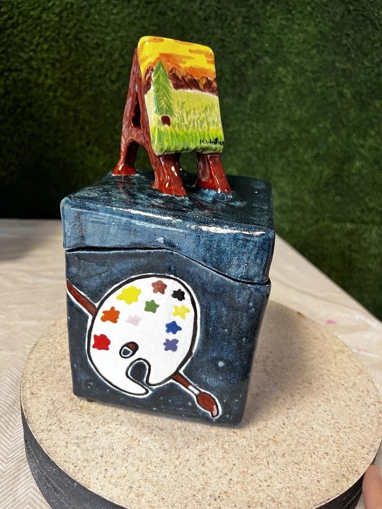 Bee Creative Ceramics image