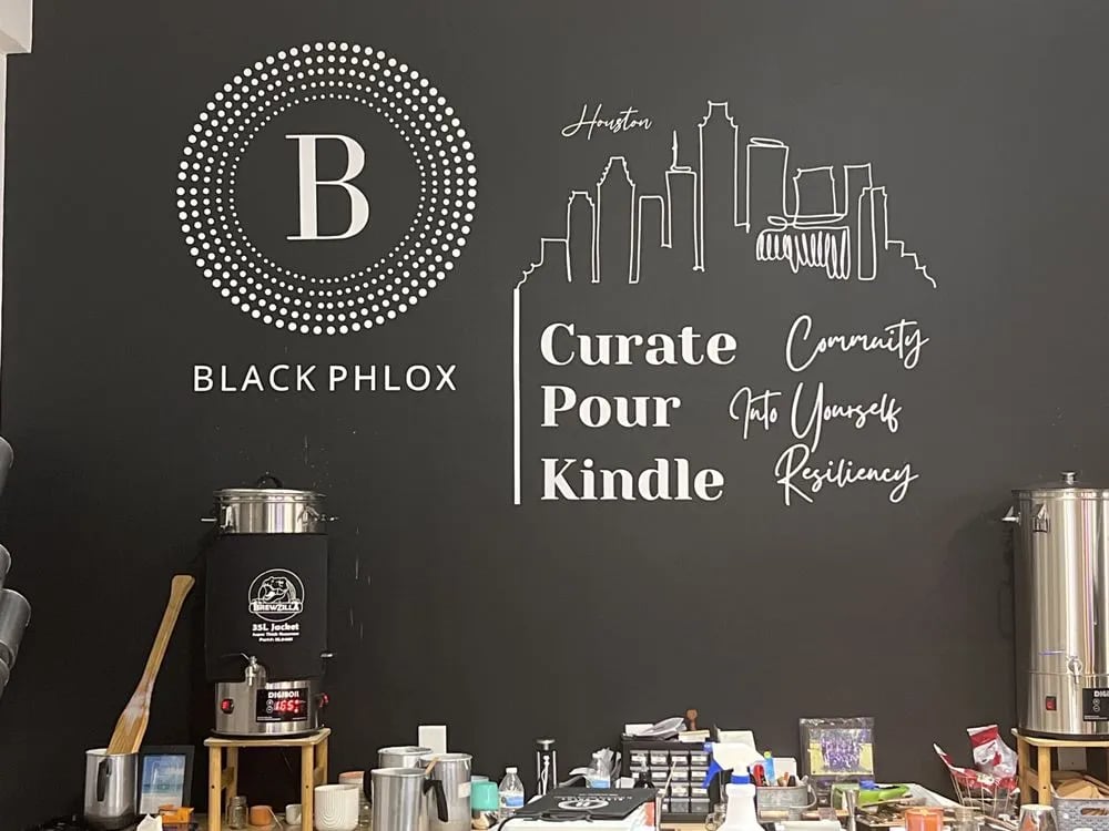 Black Phlox Candle image