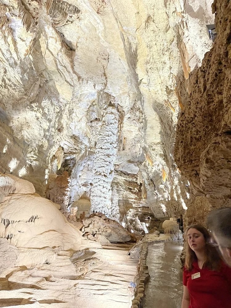 Natural Bridge Caverns image