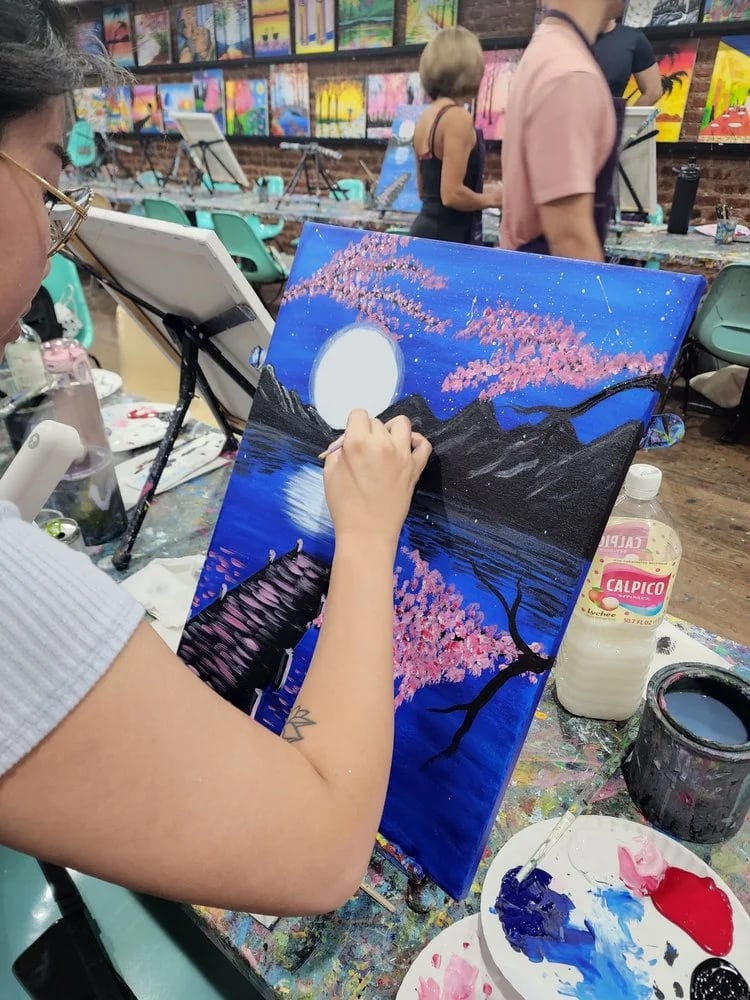 Painting Lounge image