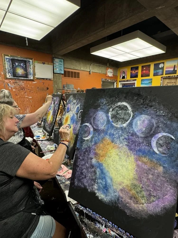 Paint and Vino image